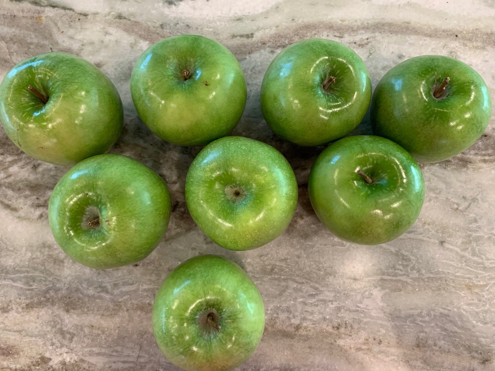 Apples in a row